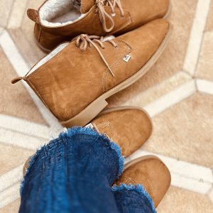 botina de couro unissex com lã vial nobuck claro