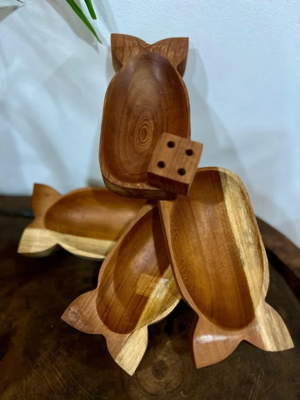 126d38e7064842db84580d5399c4d5f1.webp petisqueira giratoria