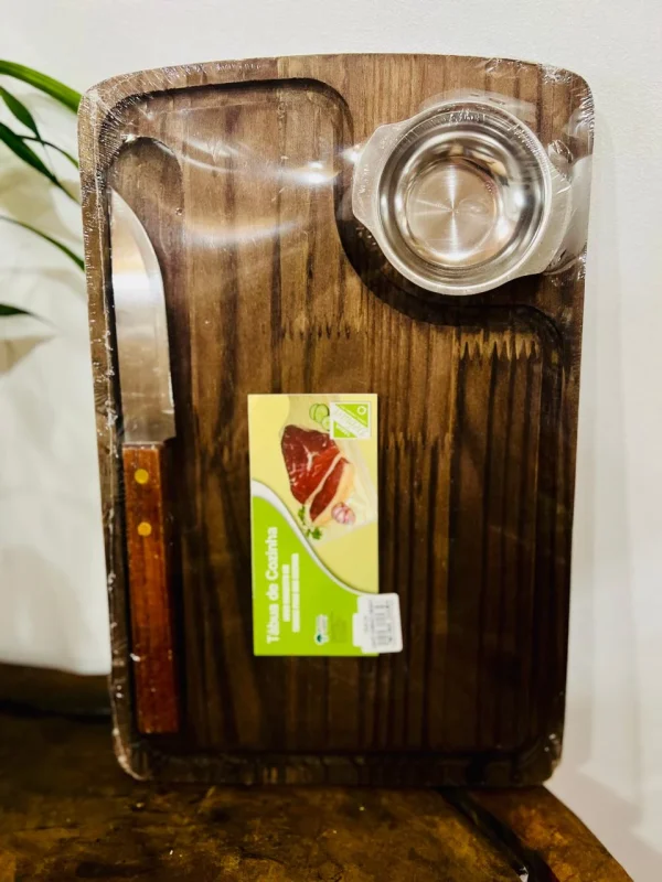 5054b97a9a604accbd7448ab30df6afc.webp tabua c/faca tigela